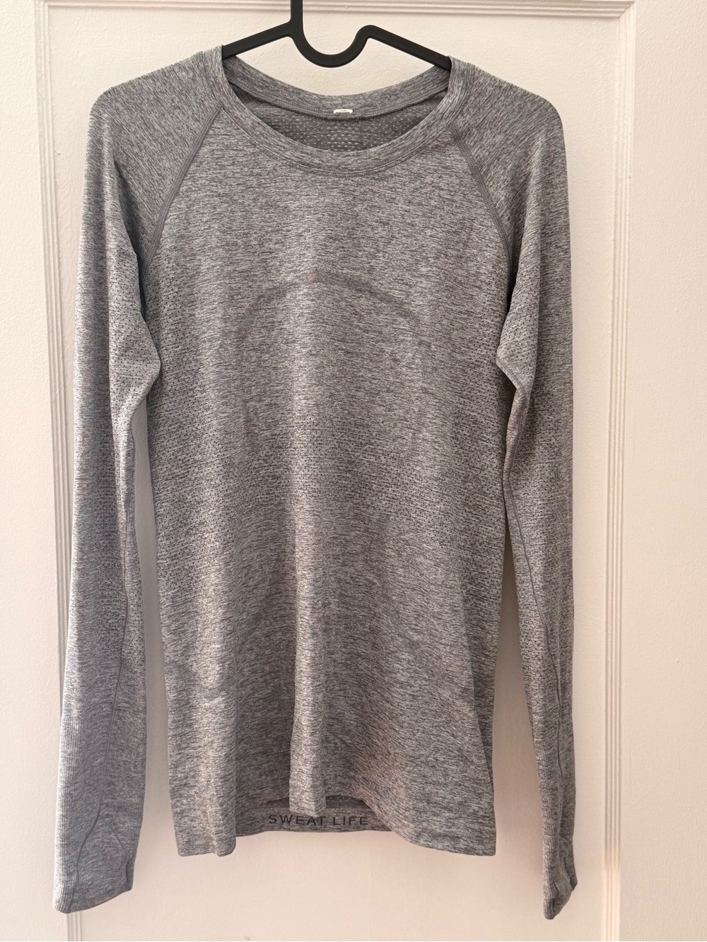 Lululemon Women’s Long Sleeve Activewear- Grey